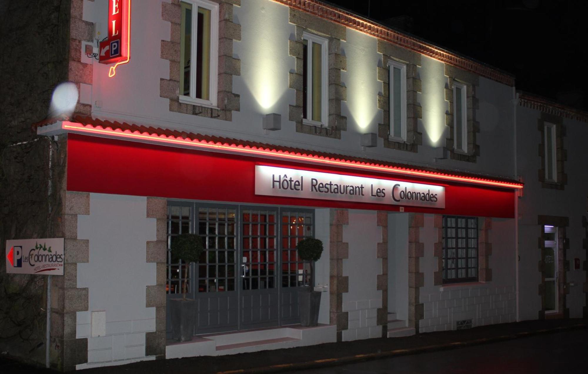 Hotel-Restaurant Les Colonnades Saint-Fulgent Εξωτερικό φωτογραφία
