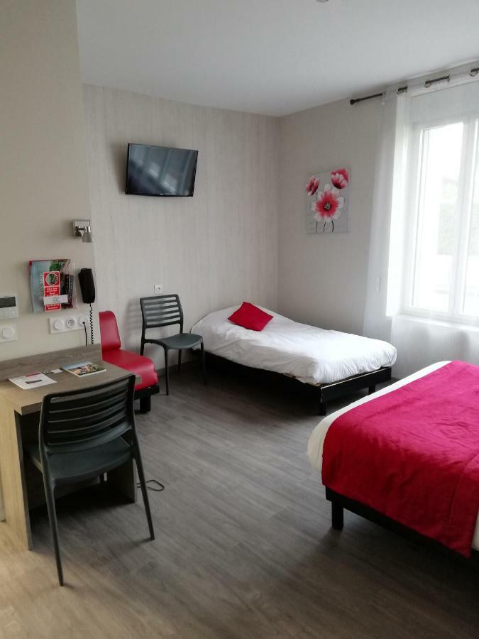 Hotel-Restaurant Les Colonnades Saint-Fulgent Εξωτερικό φωτογραφία